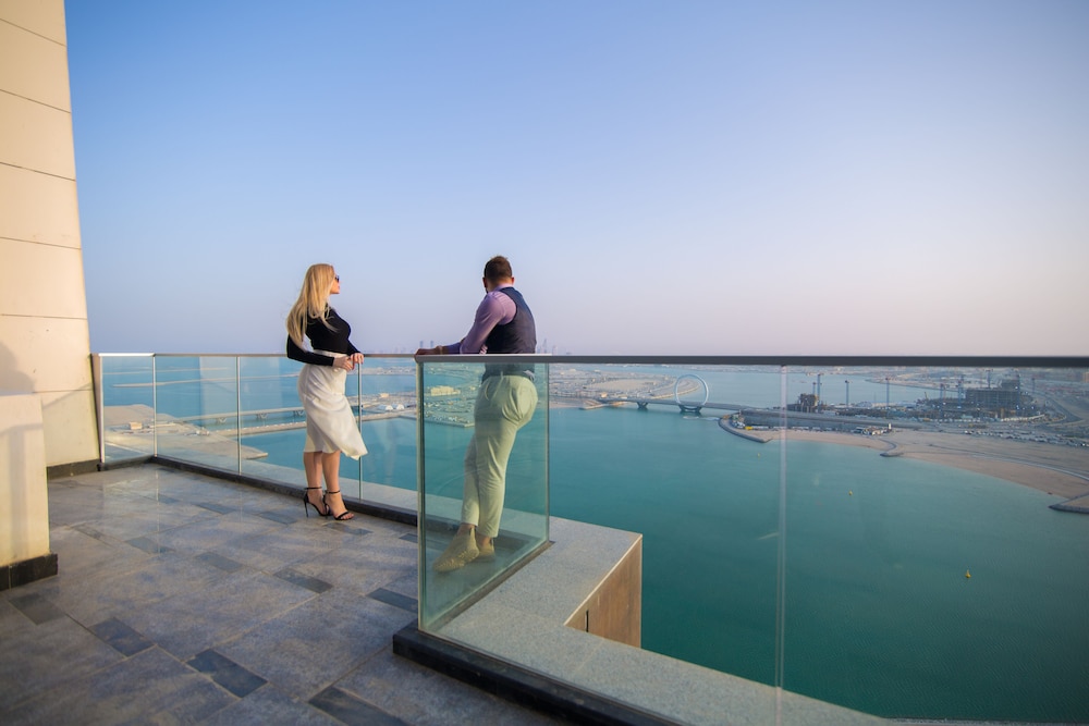 Waterfront Hotel Apartment 50/54