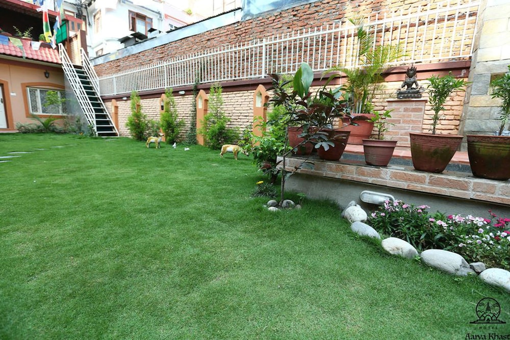Hotel Aarya Khasti 26/33