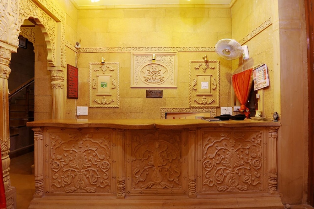 Vista Rooms at Patwa Haveli Road 8/63