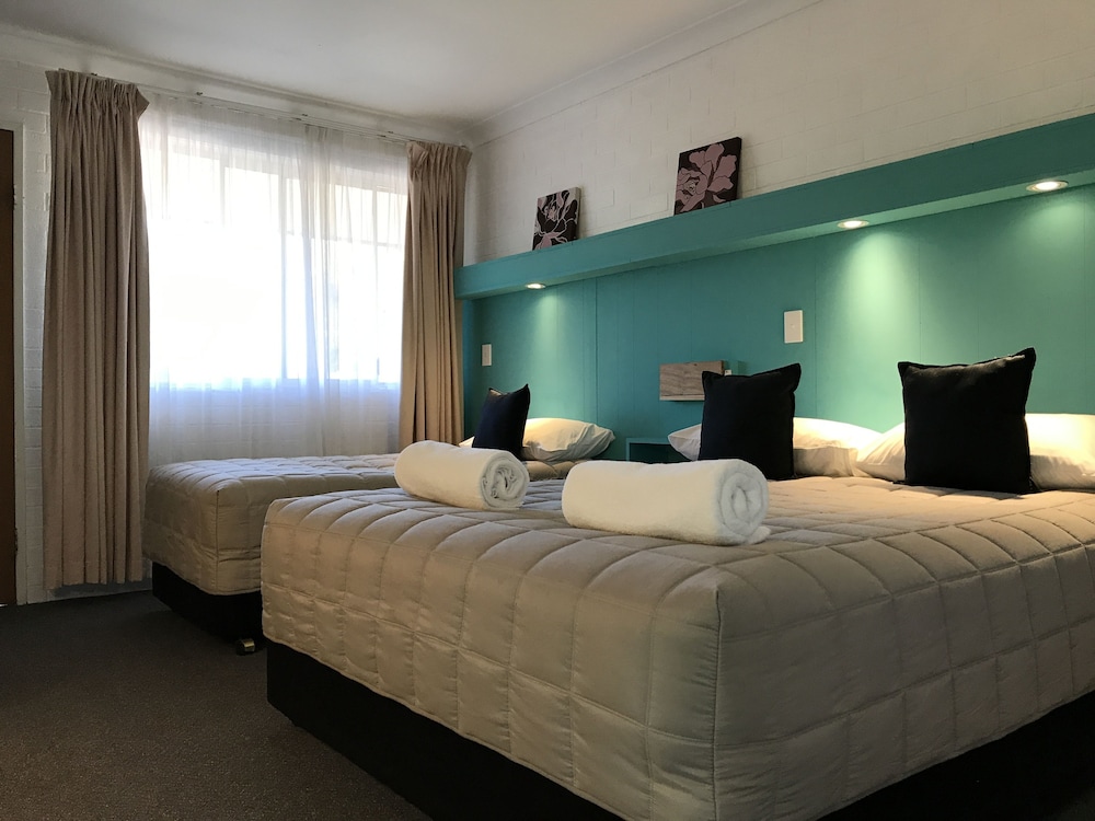 Pleasant Way Motel 22/67