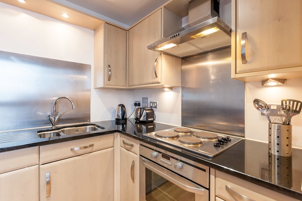 Stylish Apartment 15/16