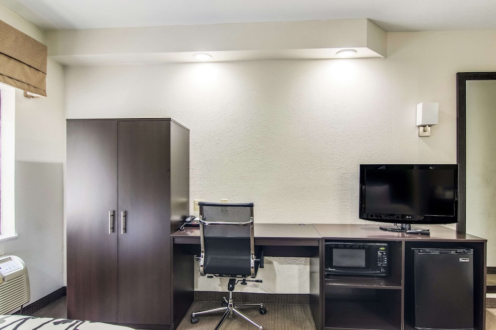 Sleep Inn Austintown - Youngstown, West 34/43