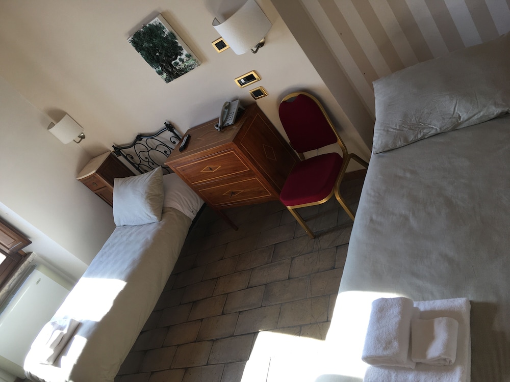 S. Martin Hotel 28/50