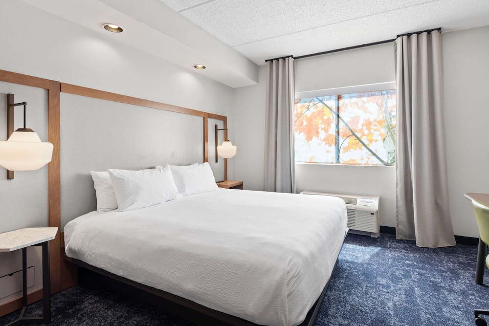 Fairfield Inn Suites Hickory 6/40
