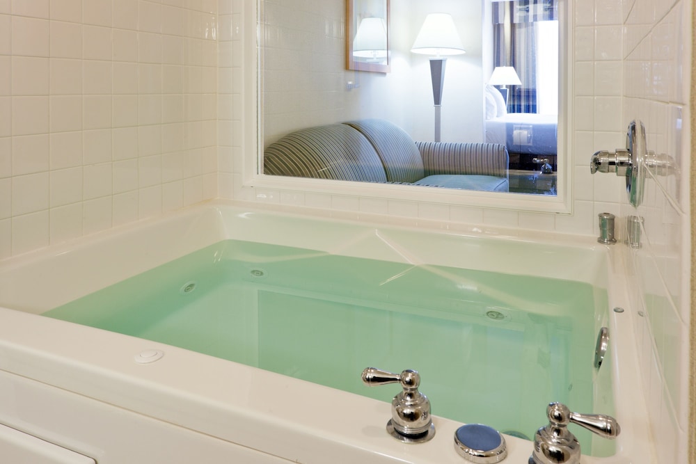 Holiday Inn Express Hotel Suites Kent State University 42/69