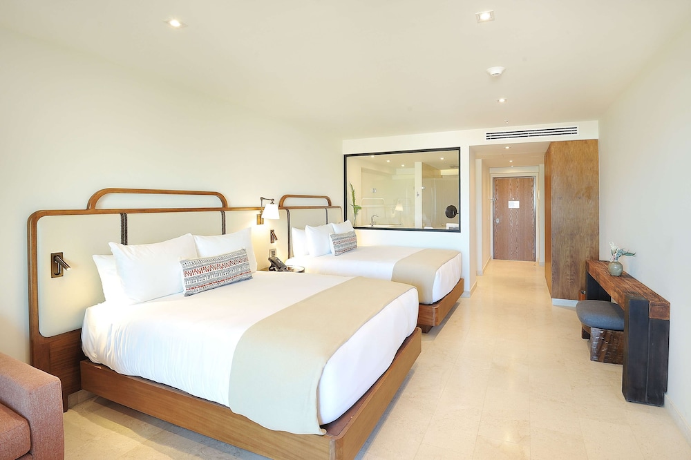 INFINITY, 2 DOUBLE BEDS, OCEAN VIEW, HOT TUB