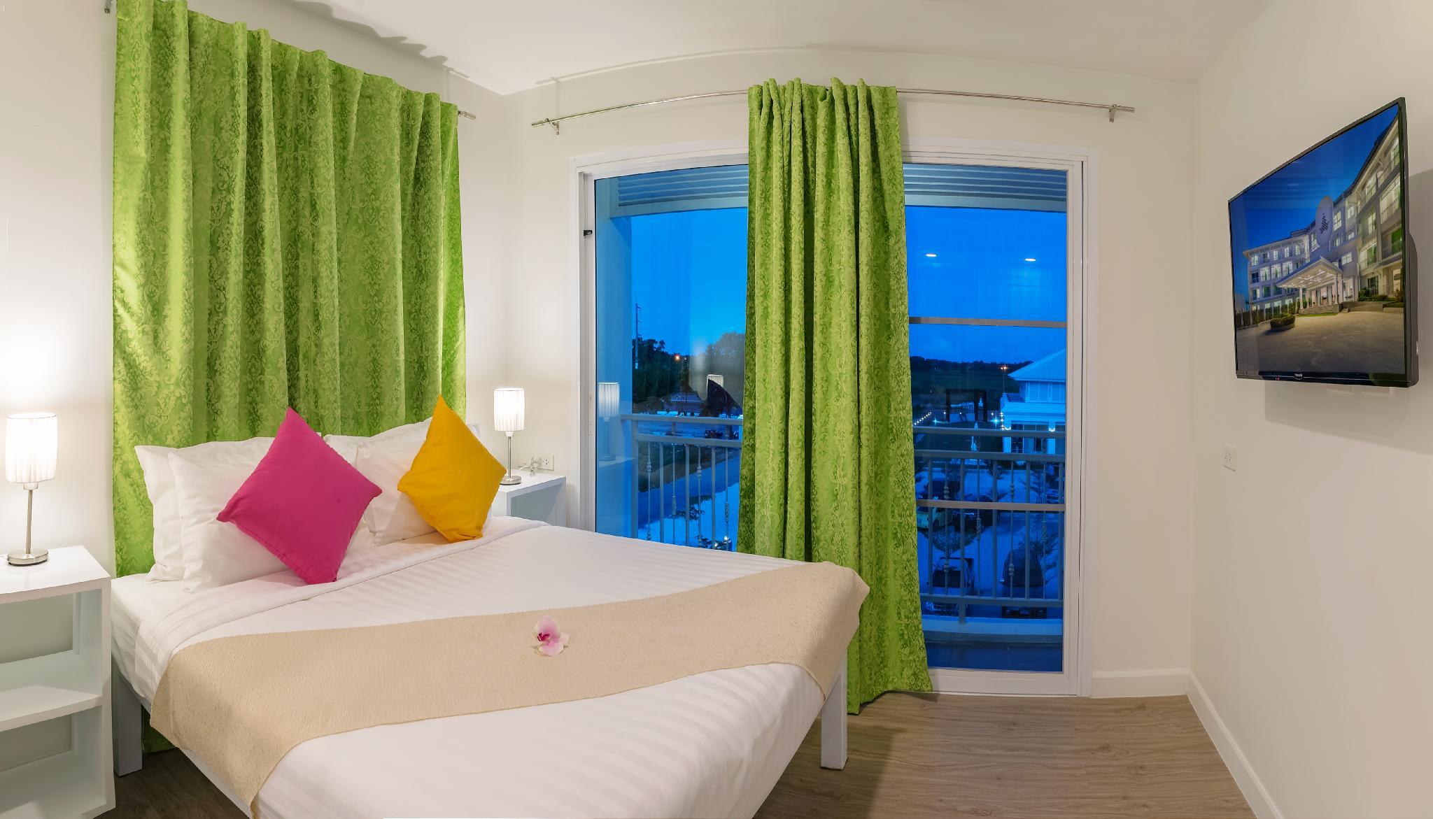 Deluxe, Double Bed