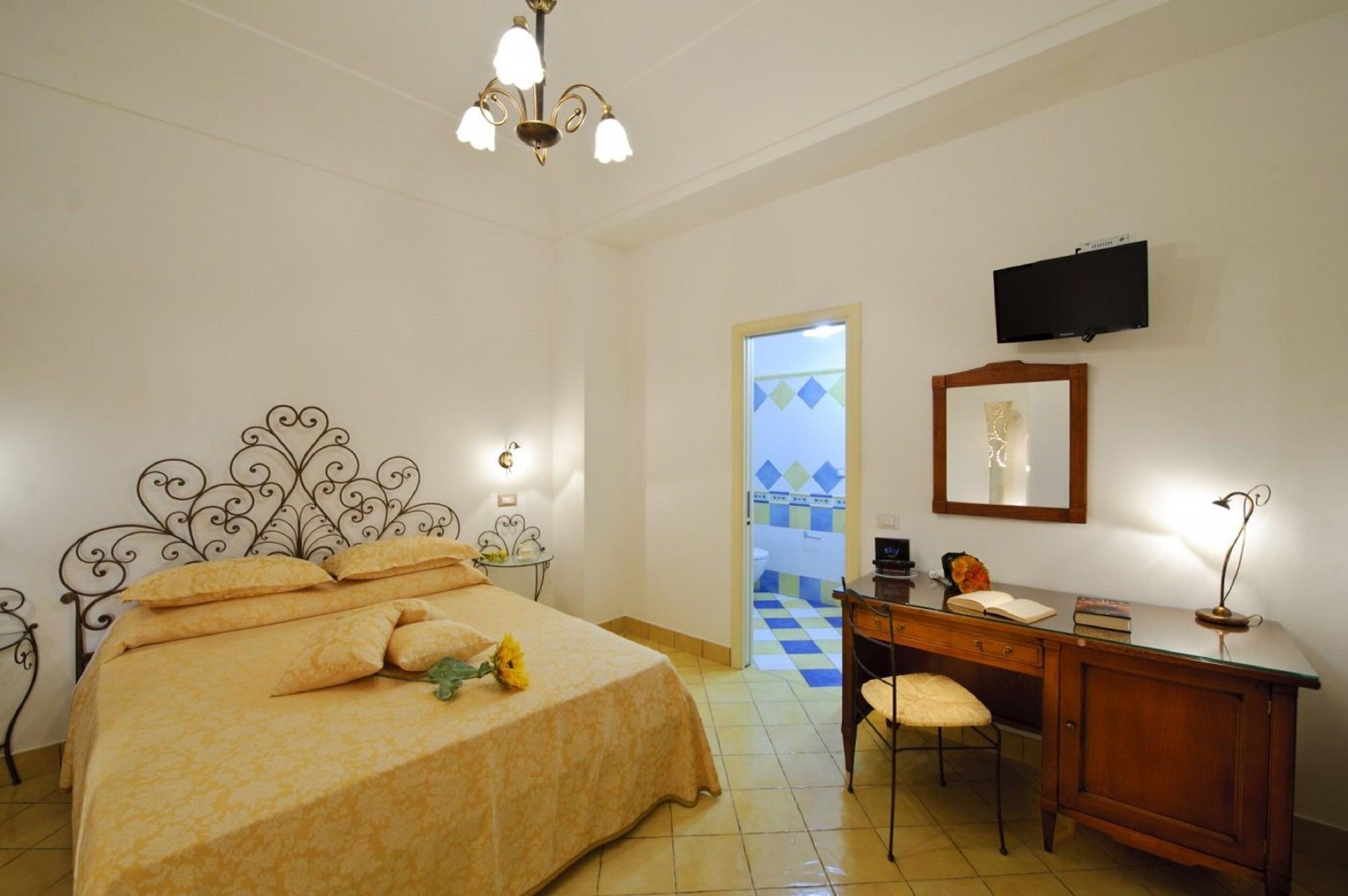Economy, Double or Twin Bed, No Window