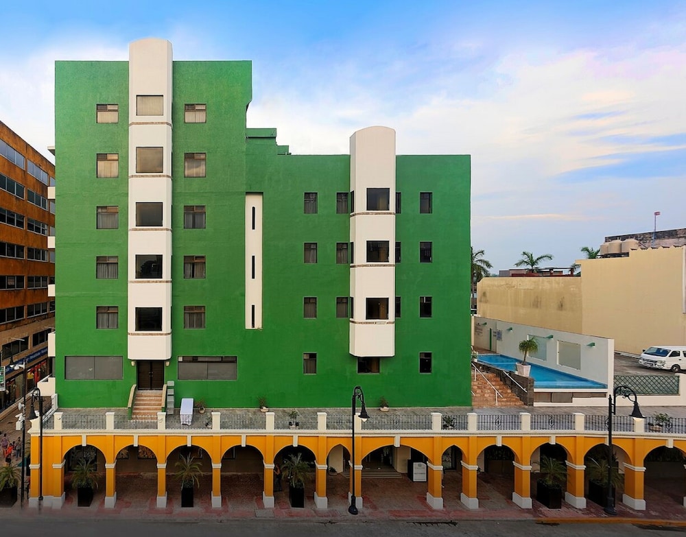 Olmeca Plaza 1/82