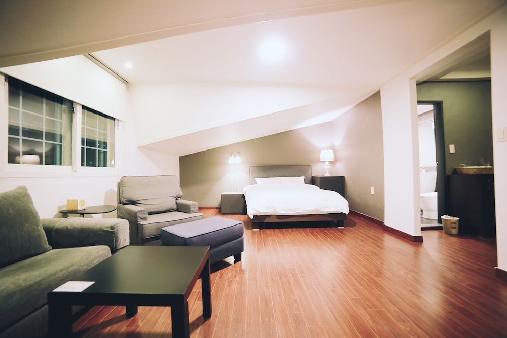 Jinwoo Residence 8/27