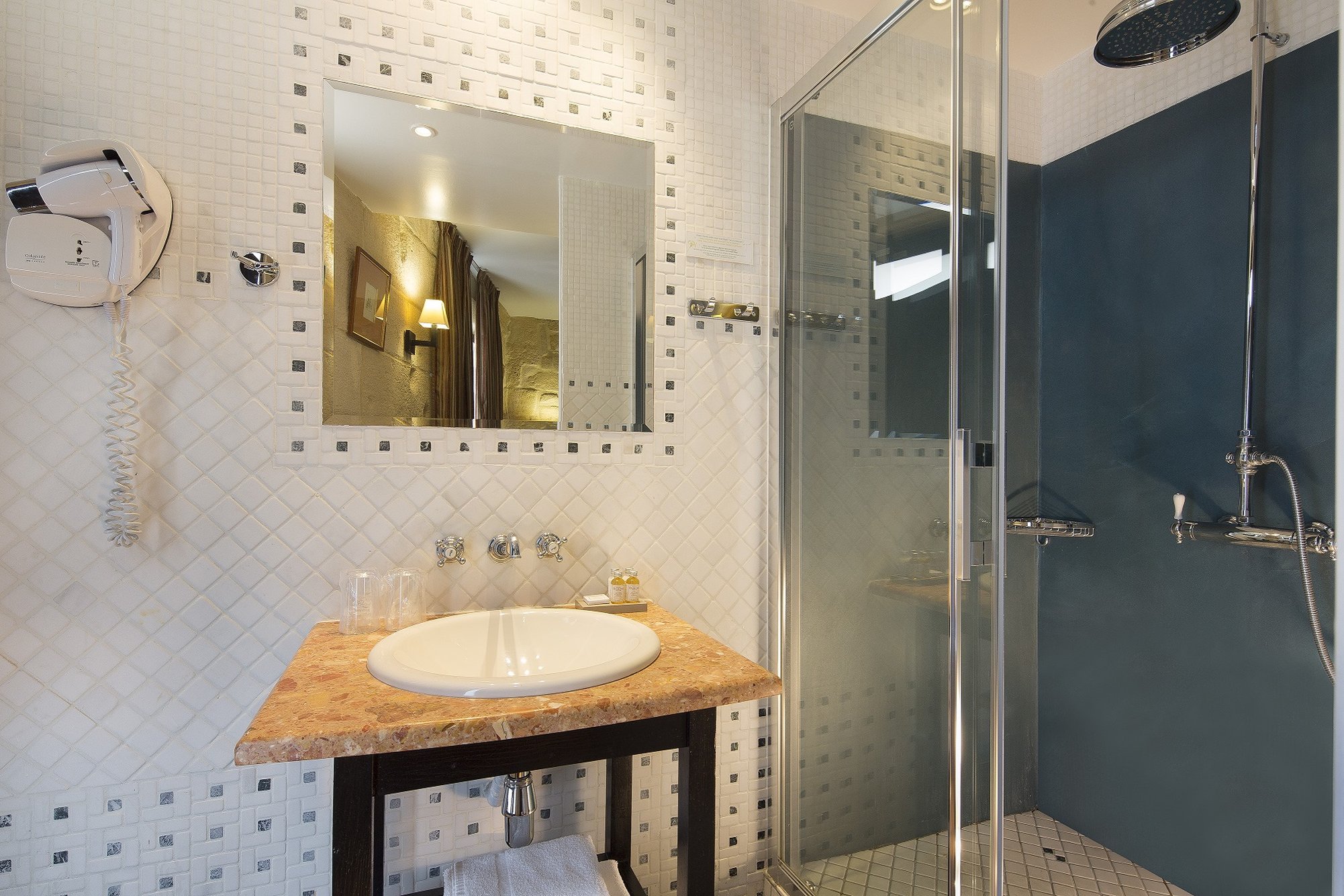 Hotel Europe Saint Severin Paris 23/26