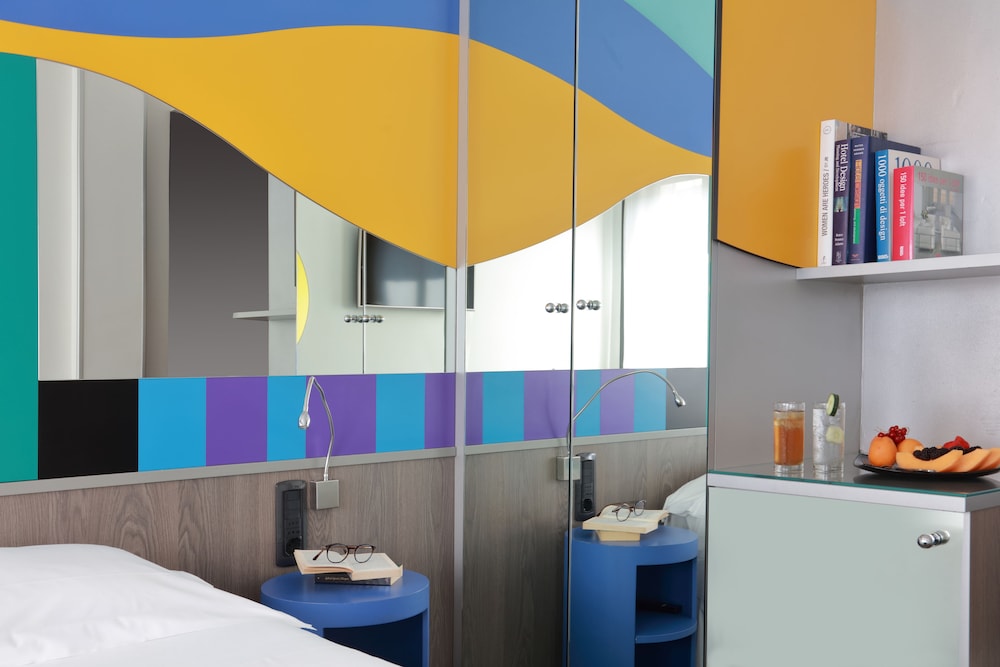 Mediolanum Hotel 27/71
