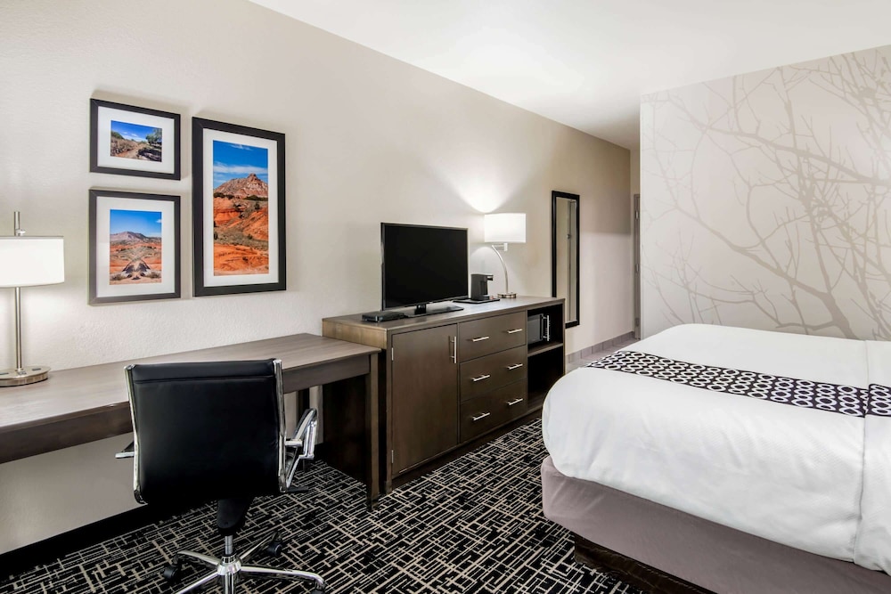 La Quinta Inn Suites By Wyndham Pampa 17/52