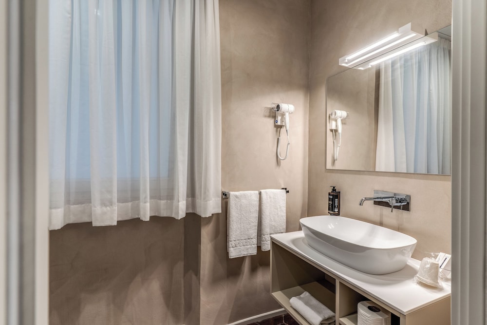 Room, Triple, Bathtub, Separate Building، Albergo Abruzzi 6/8