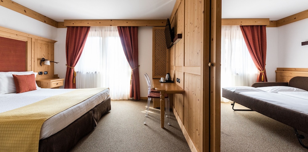 Hotel Antares 33/70
