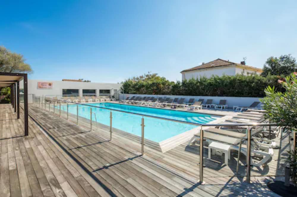 Hotel Restaurant Spa La Madrague 51/68