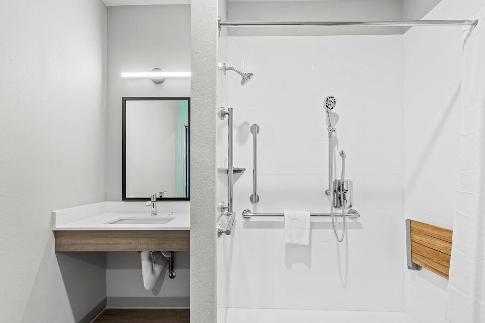 ECHO Suites Extended Stay by Wyndham Conyers 37/37