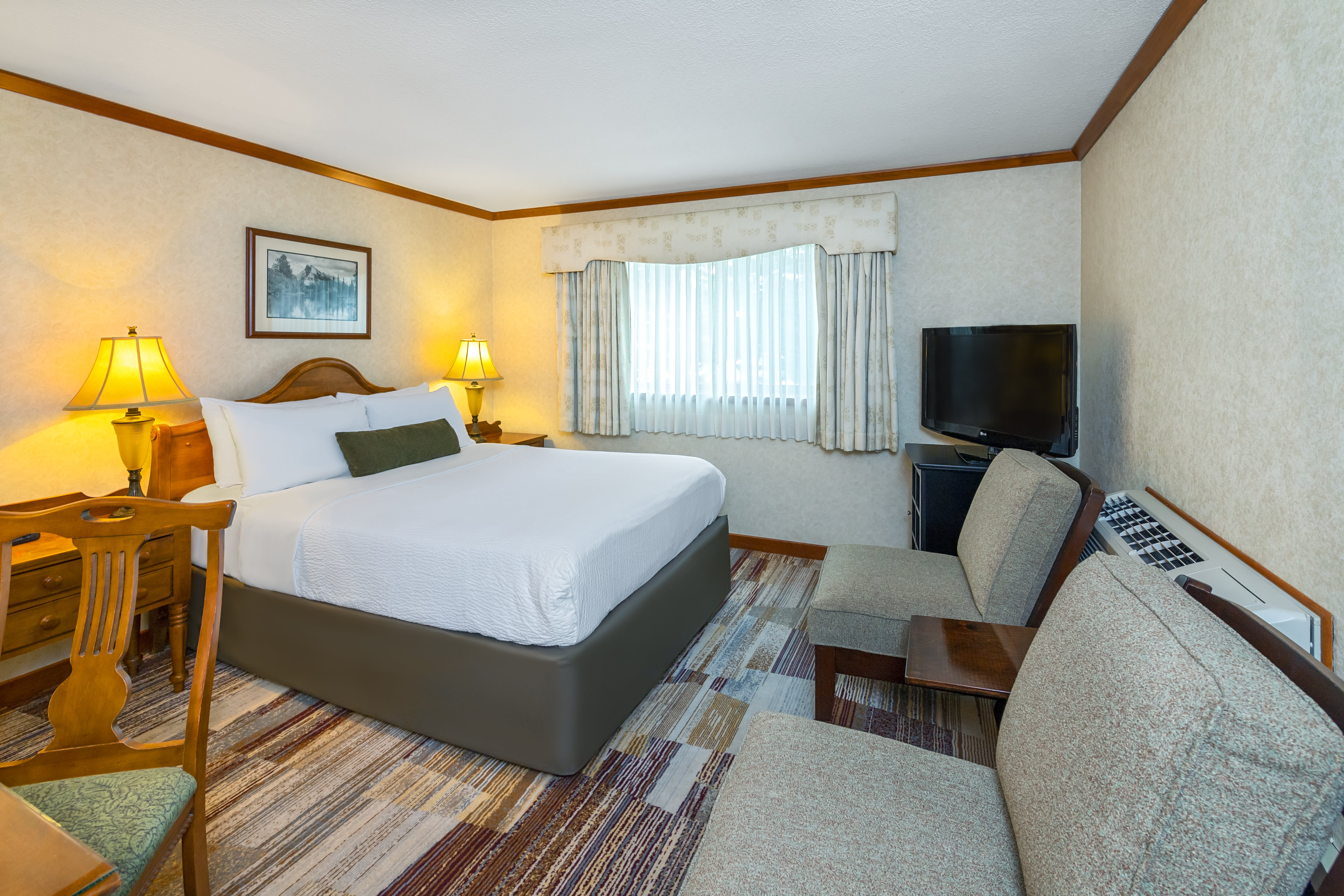 Deluxe Room 1 - 1 Queen, 1 King or 2 Queen