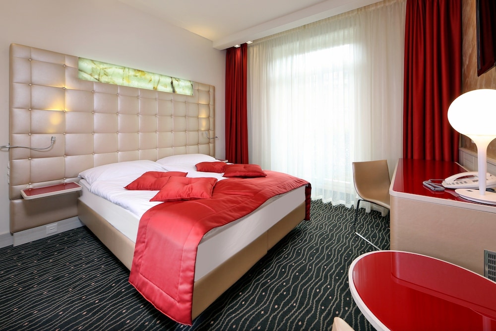 HOTEL ST GOTTHARD 41/84
