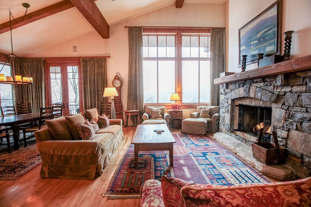 The Lodge At Spruce Peak 61/83