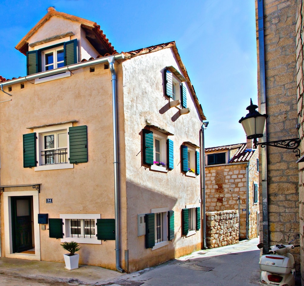 Villa Daky 4/50