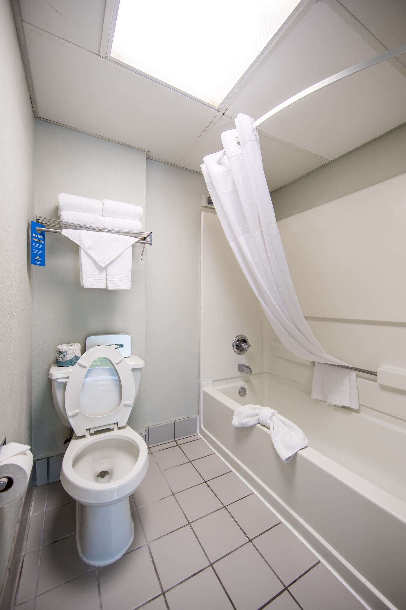 Room, 2 Double Beds, Partial View, Days Inn & Suites By Wyndham Jekyll Island 7/8