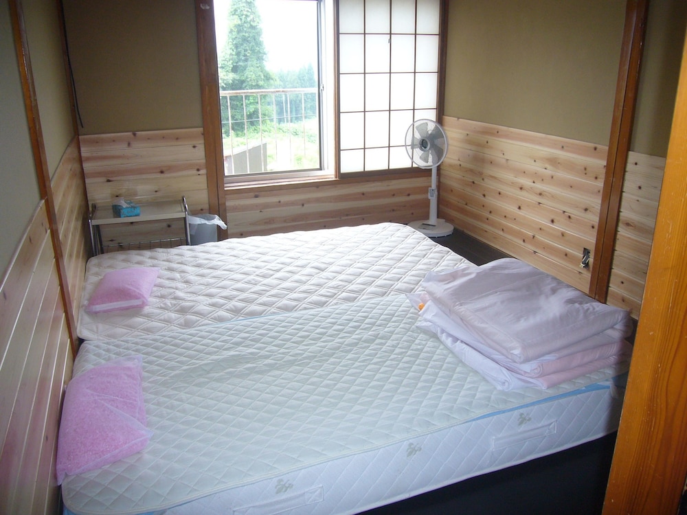 Futago Cabin 10/50