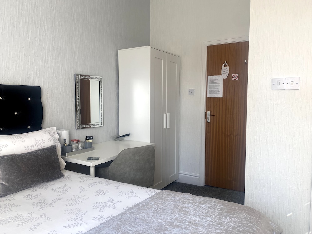 Brene Hotel 6/48