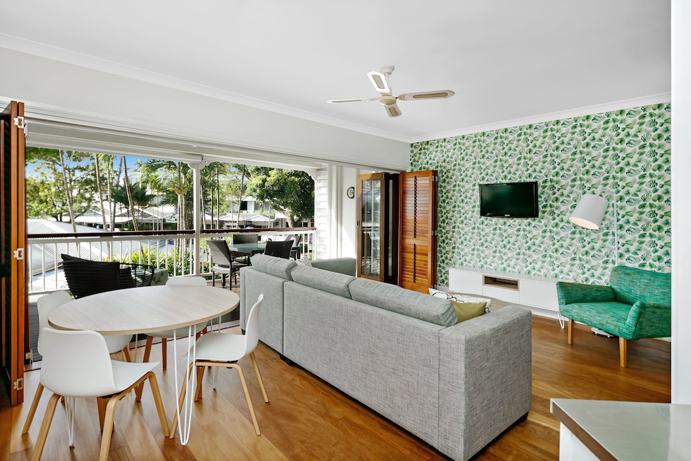 Mantra on the Inlet Port Douglas 28/50