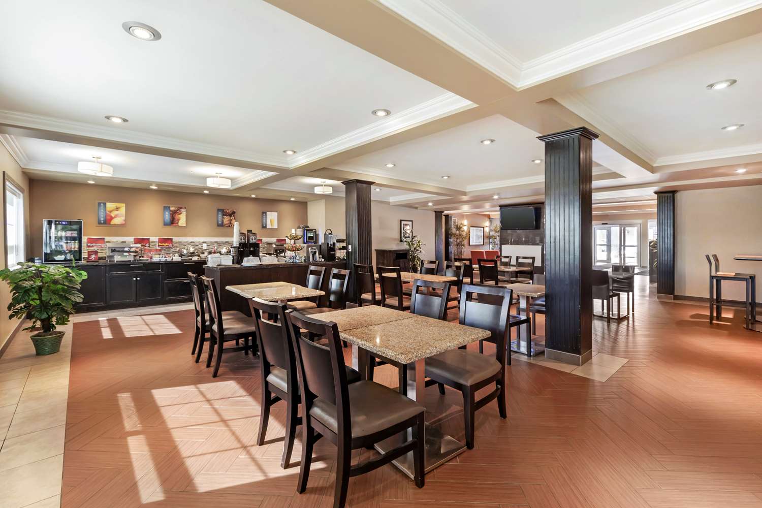 Best Western Plus Peace River Hotel and Suites 38/46