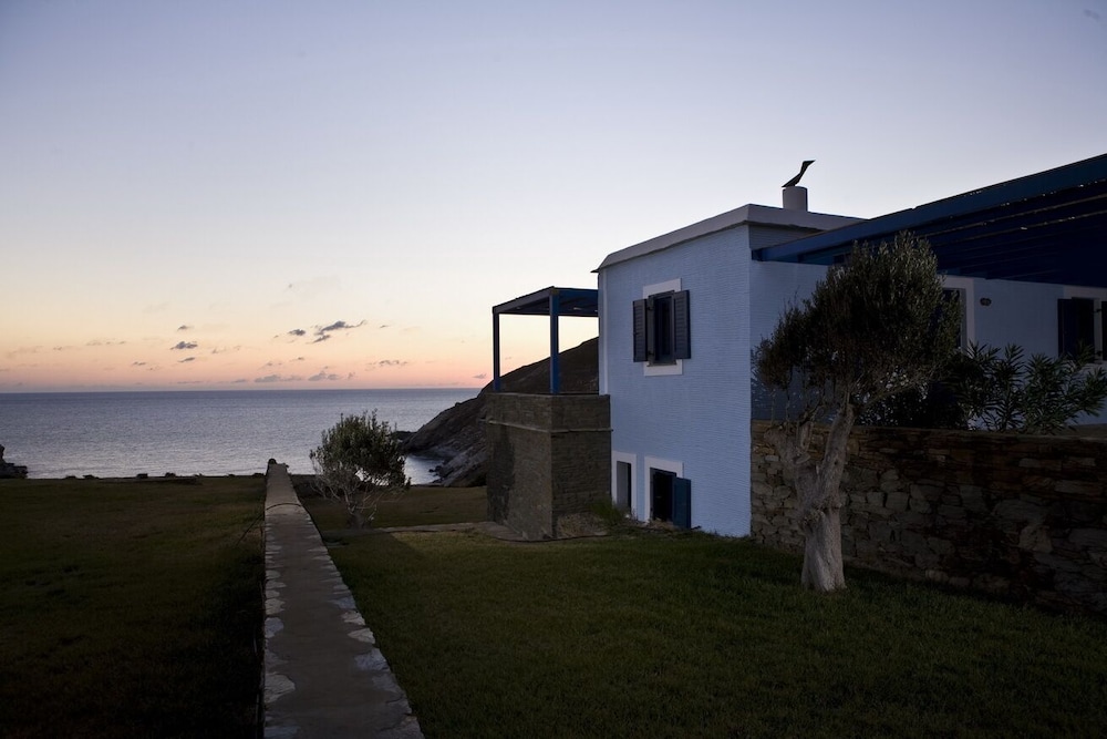 AEGEA BLUE CYCLADITIC RESORT(FOMERLY AEGEA BLUE VILLAS AND SUITES) 58/72