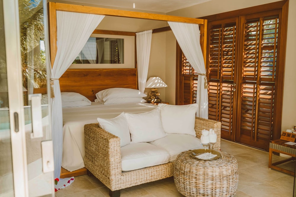 JASHITA HOTEL BOUTIQUE 28/84
