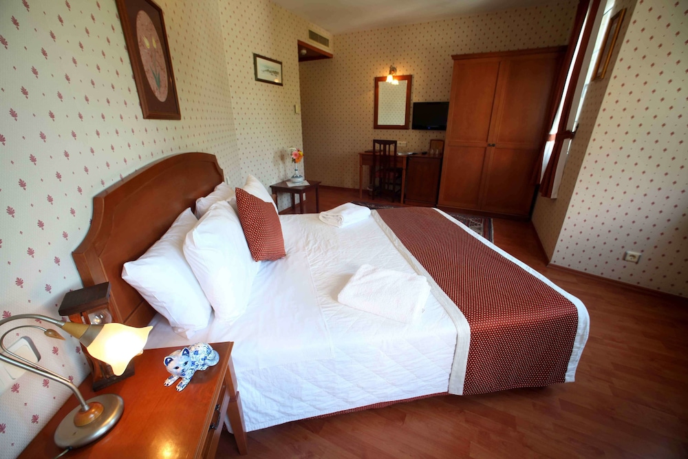 Erguvan Hotel 20/68