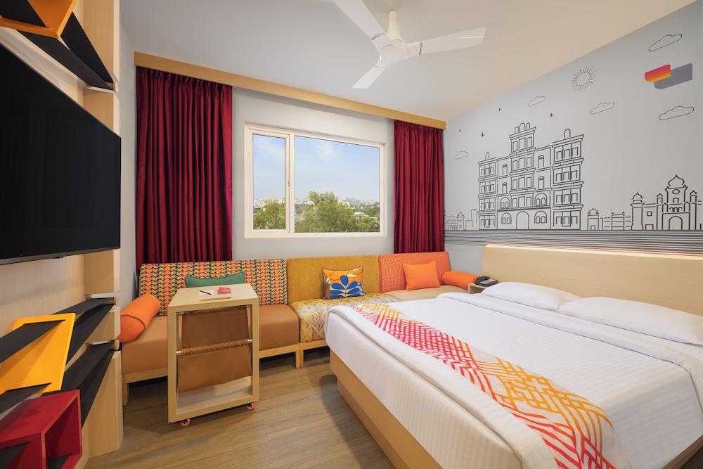 Luxe Queen Room