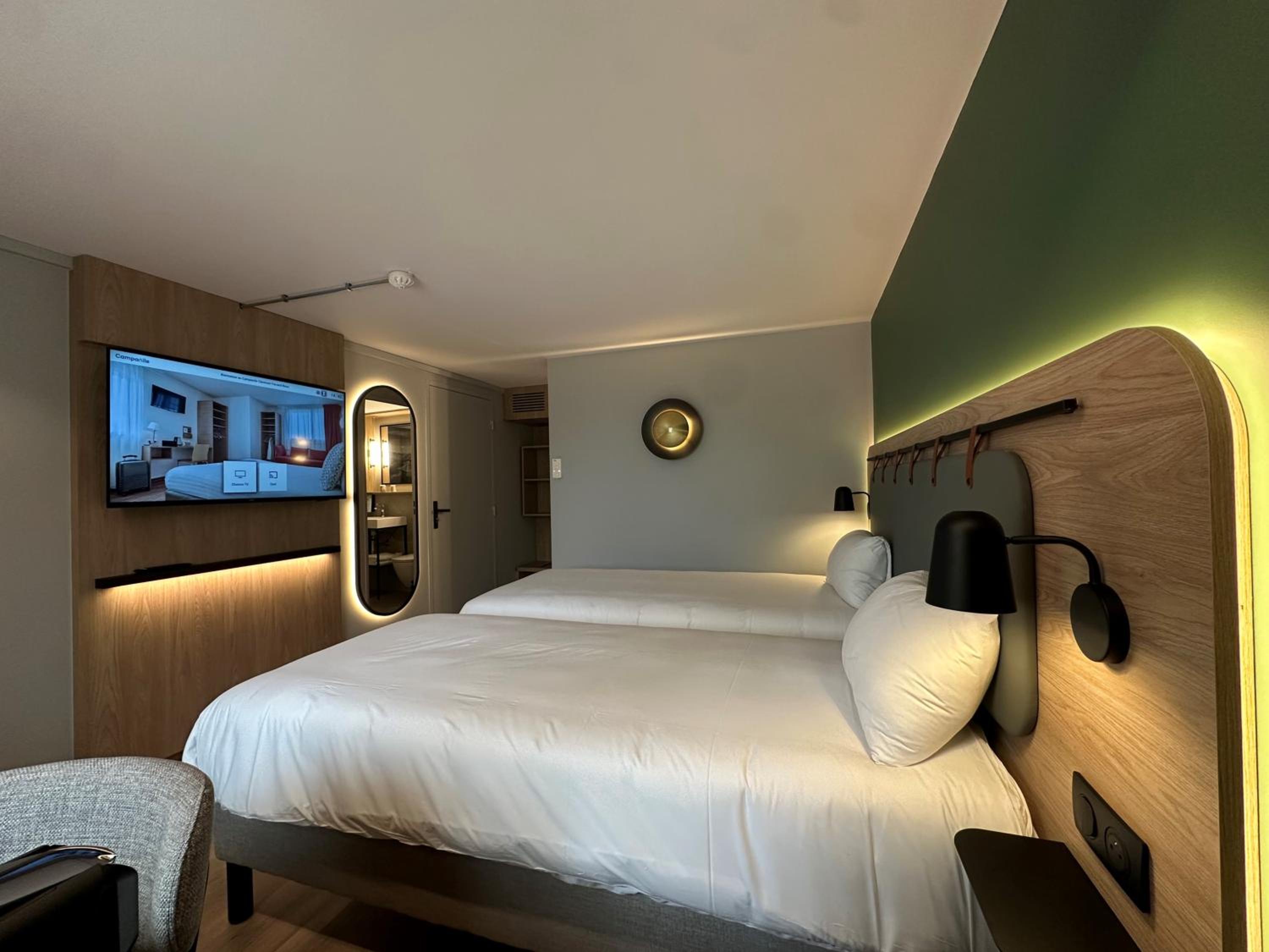 غرفة بسريرين منفصلين، Campanile Clermont Ferrand Riom 4/10
