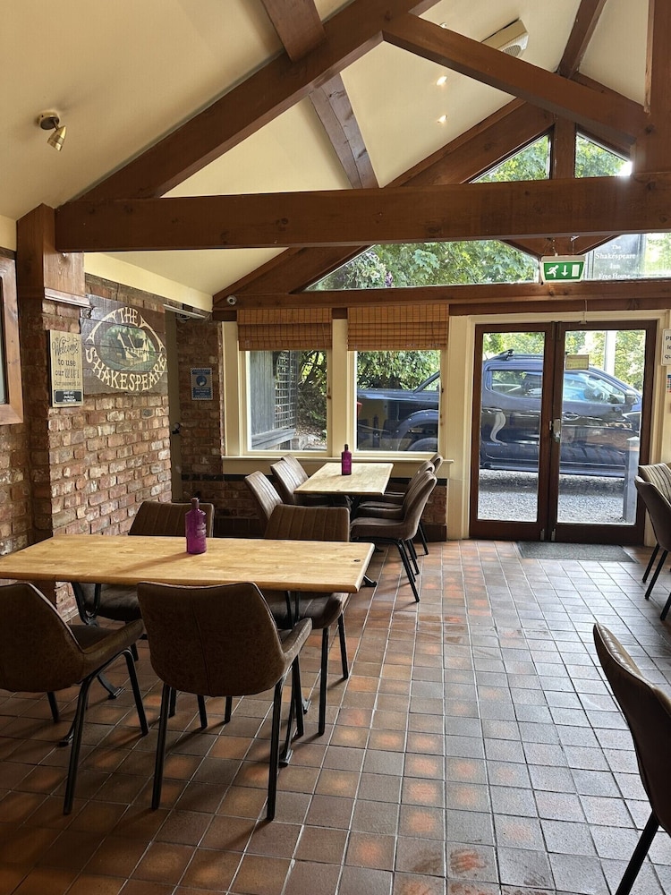 The Shakespeare Inn 32/50