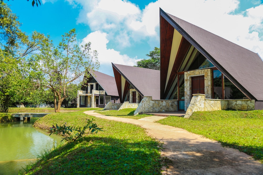 Liyya Water Villas 35/48