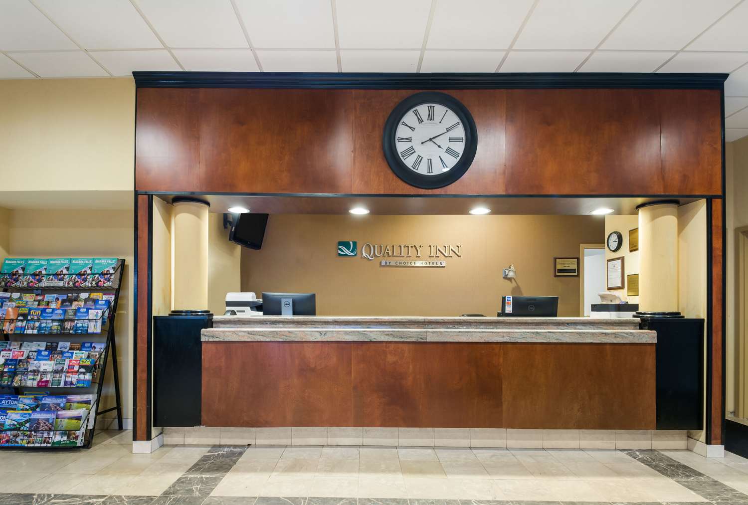 Suburban Studios Buffalo Airport 3/15
