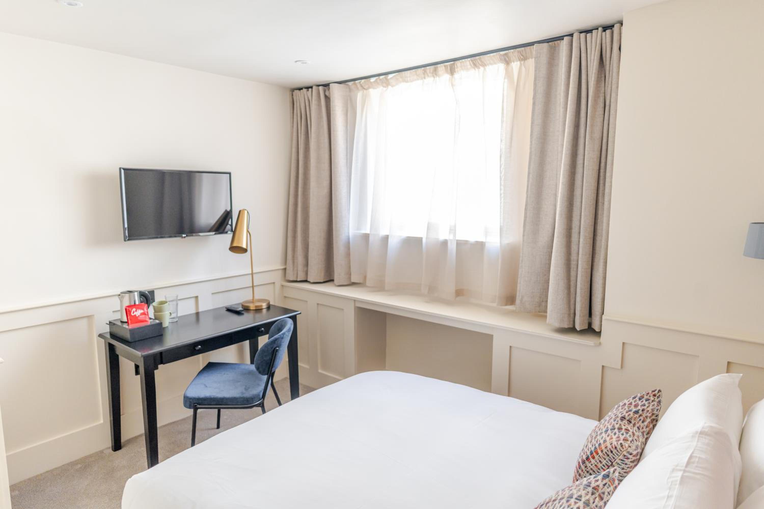 Compact, Double Bed، Brooks Hotel Edinburgh 2/2