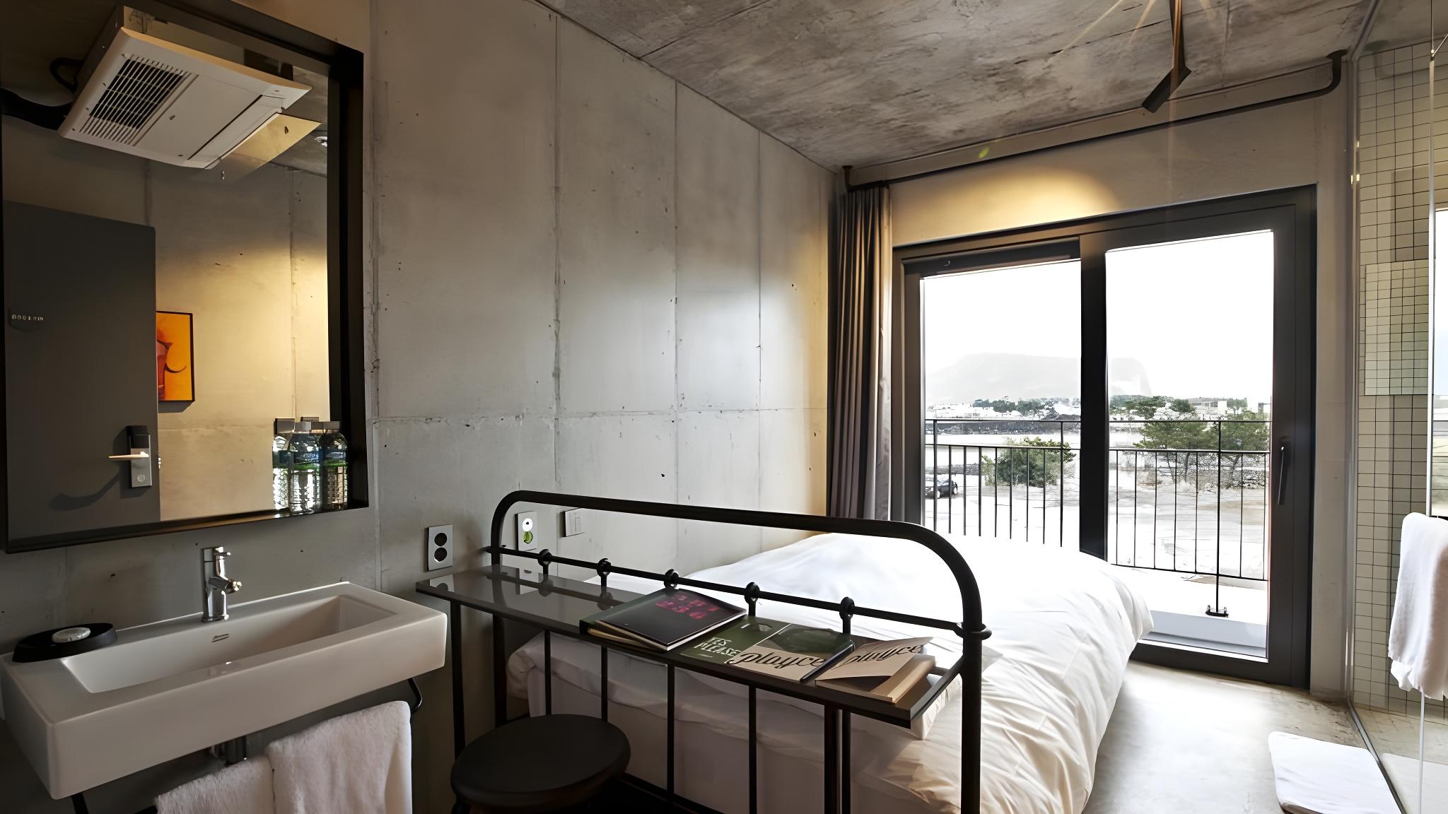 Plus, Standard, Single, Double Bed, Seong Side