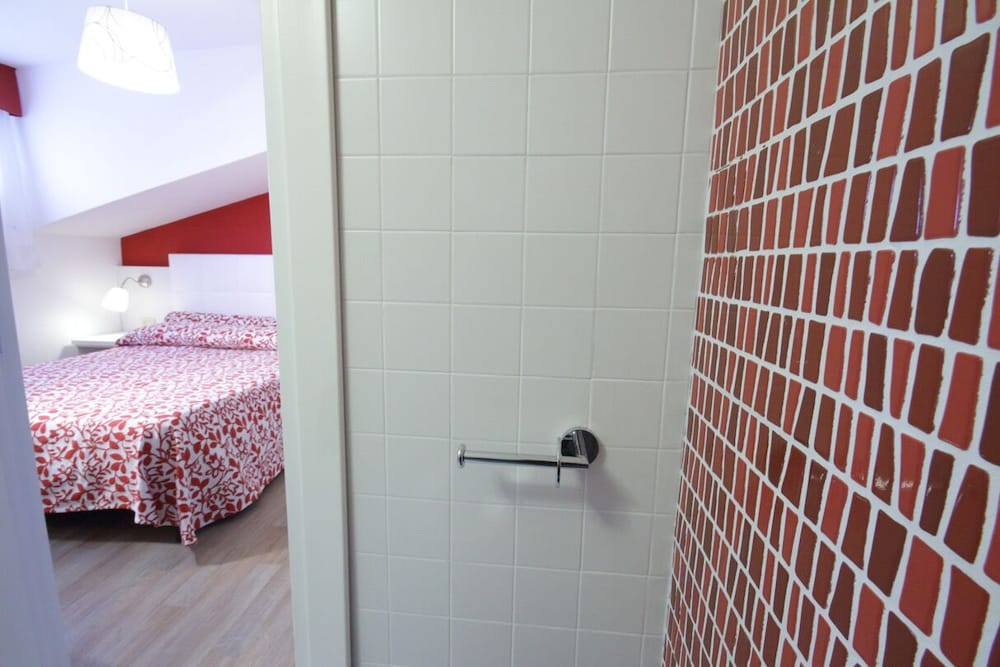 TOLEDO HOTEL 50/50