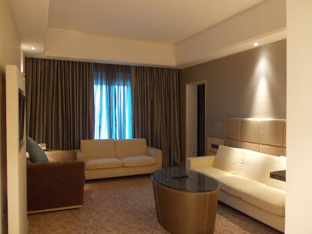 Radisson Hyderabad Hitec City 25/66