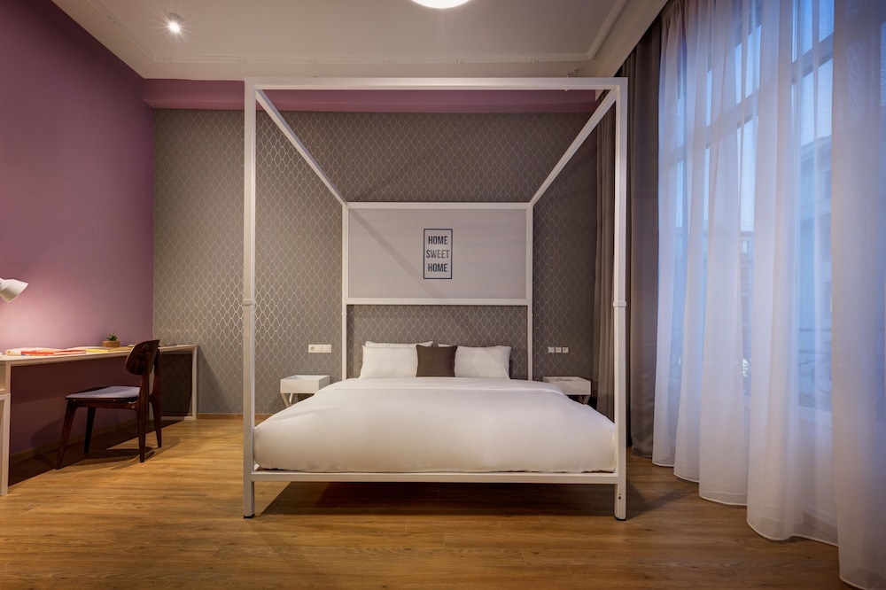 Colors Urban Hotel 18/75