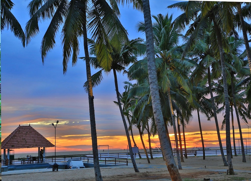 Estuary Sarovar Premiere , Poovar Island 45/50