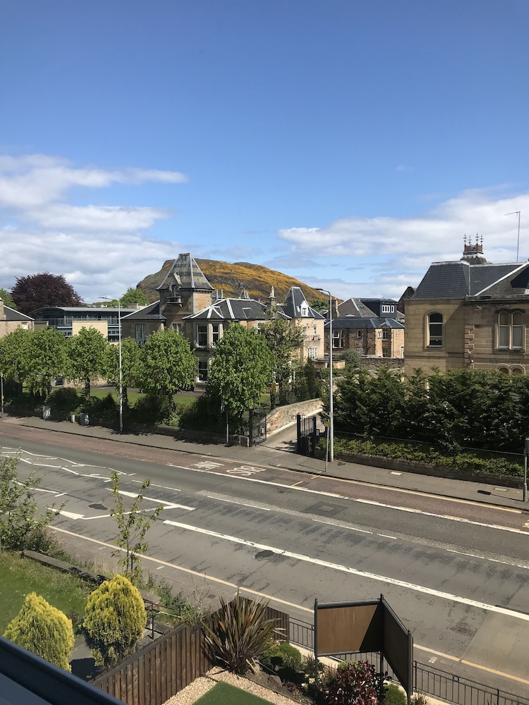 18 Craigmillar Park Guest House 41/50