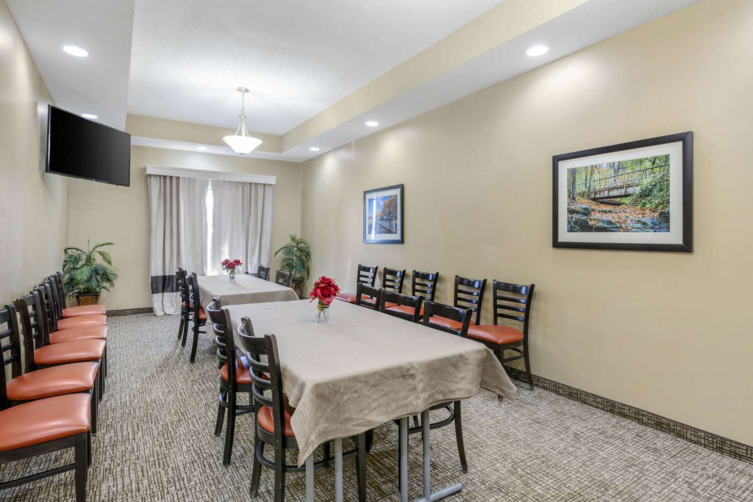 Comfort Inn & Suites La Grange - Louisville Area 18/24