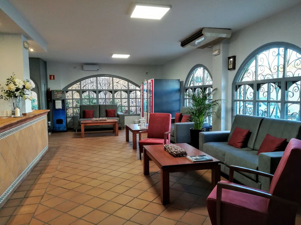 APARTAMENTOS TURISTICOS PUERTA DEL SUR 17/27