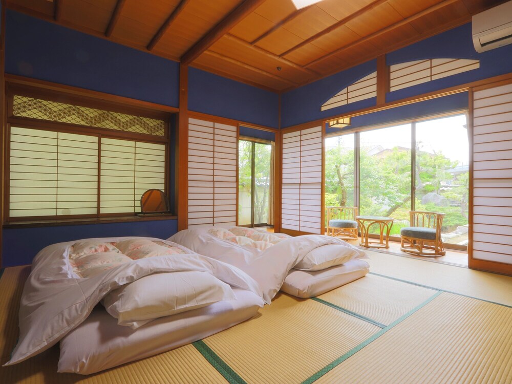 Karasawa Inn 17/63