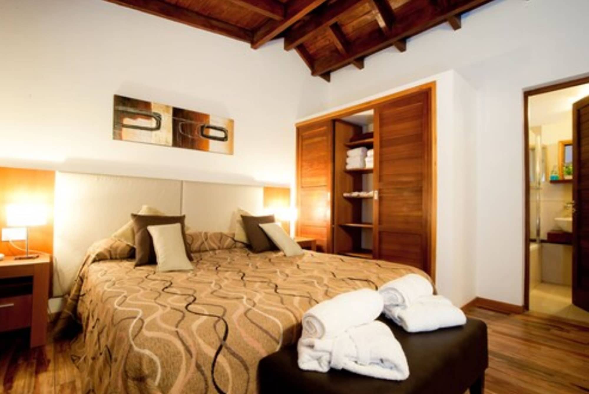 1 BEDROOM, FAMILY, CABIN