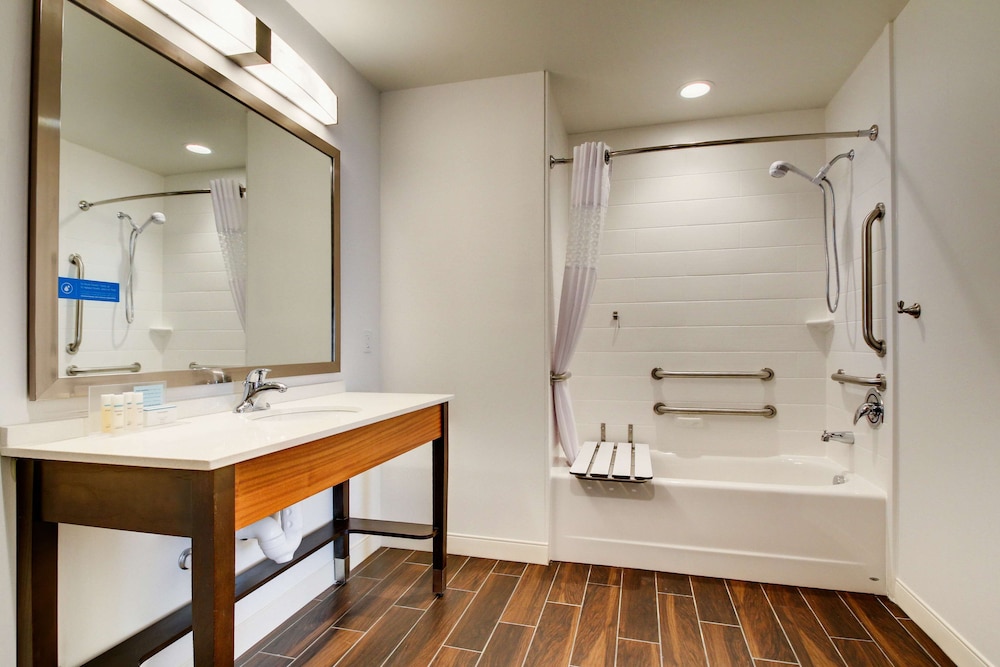 Hampton Inn Suites Greenville Airport 18/56